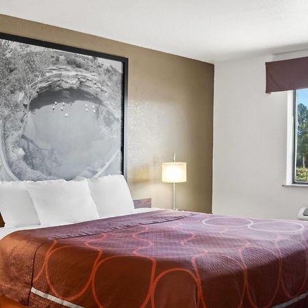 ซูเปอร์ 8 บาย วินด์แฮม ซานตา โรซา Hotel ซานตาโรซา ภายนอก รูปภาพ