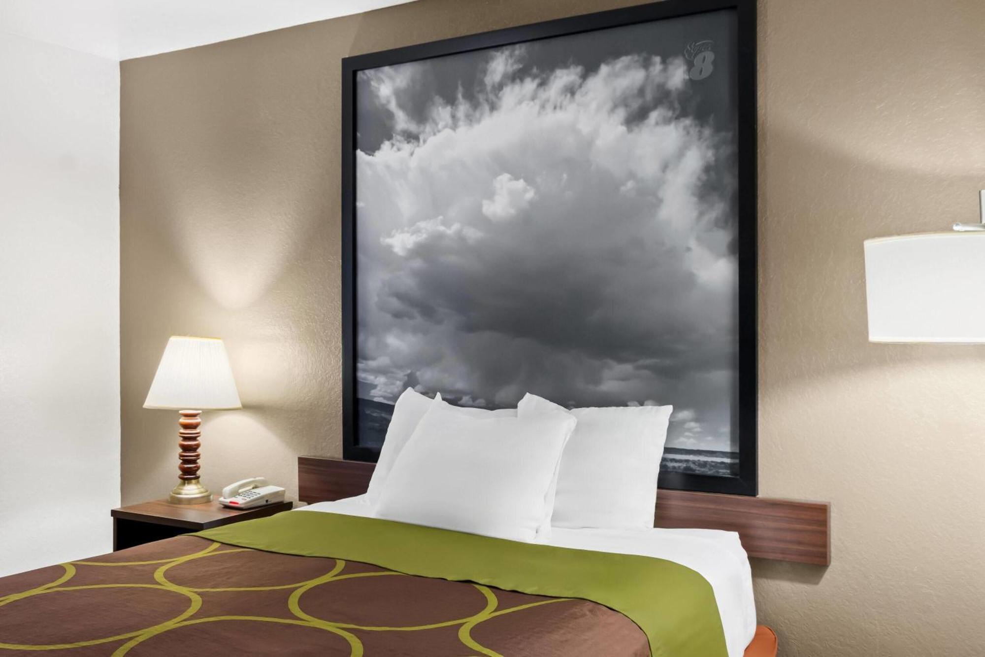 ซูเปอร์ 8 บาย วินด์แฮม ซานตา โรซา Hotel ซานตาโรซา ภายนอก รูปภาพ