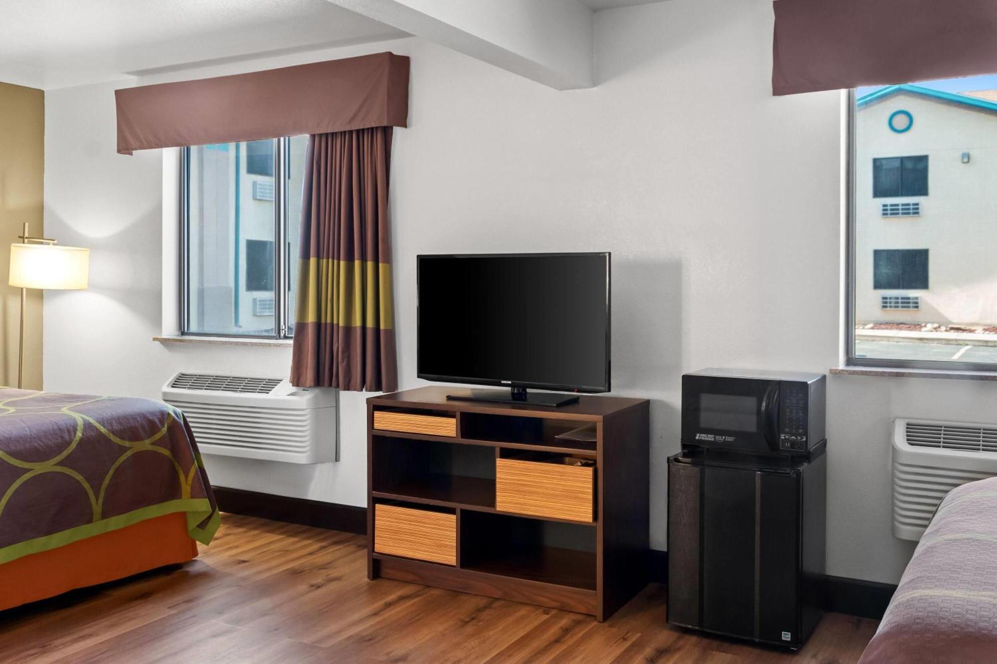 ซูเปอร์ 8 บาย วินด์แฮม ซานตา โรซา Hotel ซานตาโรซา ภายนอก รูปภาพ