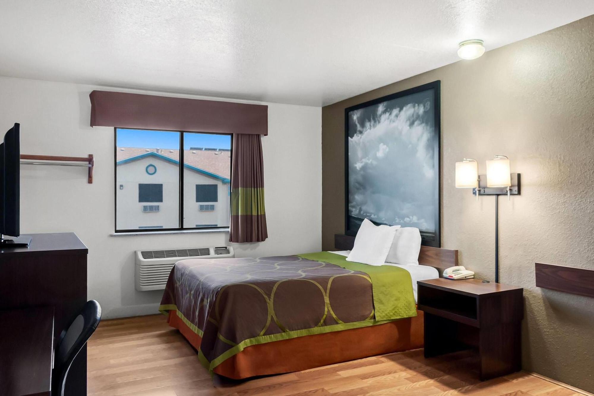 ซูเปอร์ 8 บาย วินด์แฮม ซานตา โรซา Hotel ซานตาโรซา ภายนอก รูปภาพ